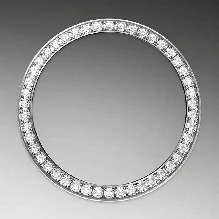 Bezel bertatahkan berlian